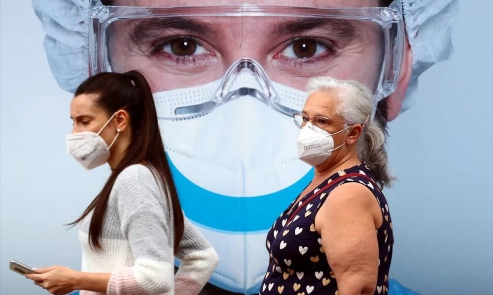 Δημοσκόπηση: Θερμοί υποστηρικτές του εμβολιασμού οι Έλληνες